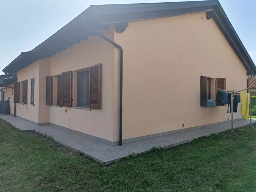 Immagine 4 di Villa in vendita  in Largo Borsellino 13 a Frassineto Po