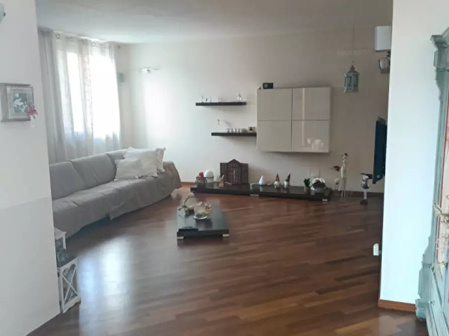 Immagine 13 di Villa in vendita  in Largo Borsellino 13 a Frassineto Po