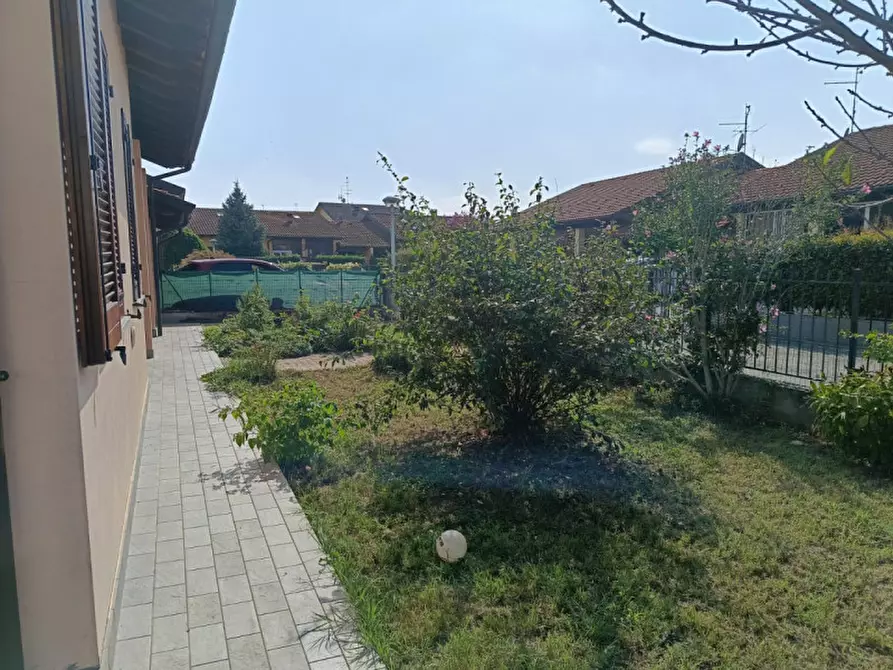 Immagine 16 di Villa in vendita  in Largo Borsellino 13 a Frassineto Po