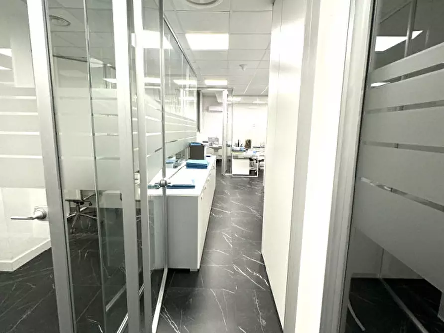 Immagine 23 di Ufficio in vendita  in via benedetto croce a Roma