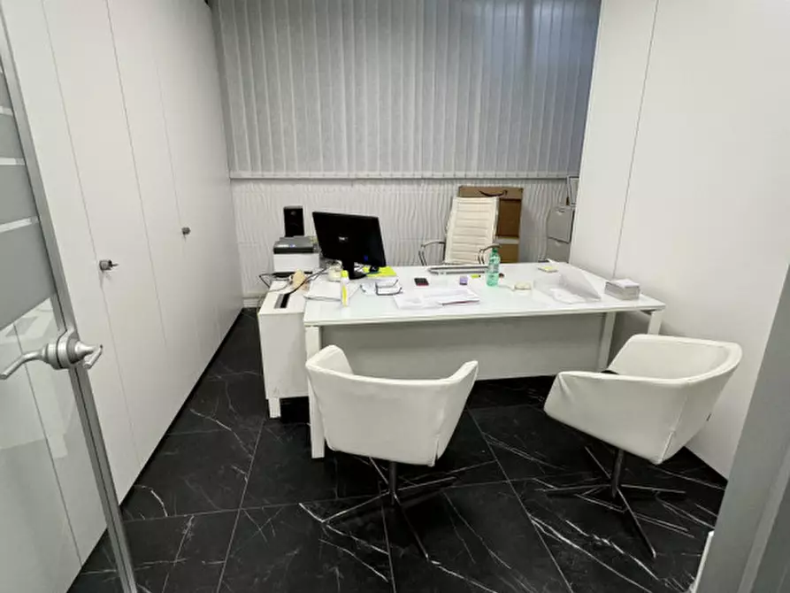 Immagine 24 di Ufficio in vendita  in via benedetto croce a Roma