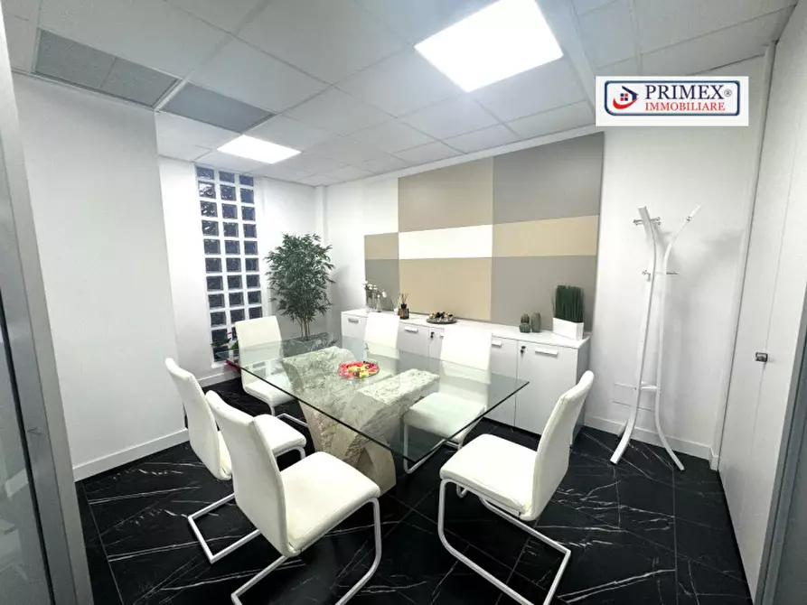 Immagine 28 di Ufficio in vendita  in via benedetto croce a Roma