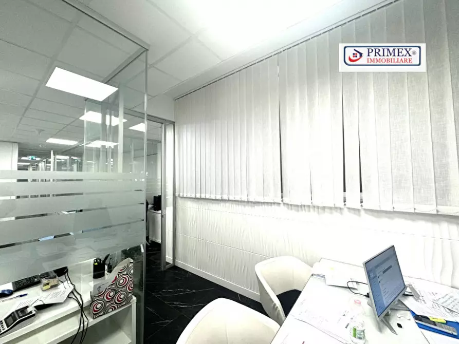 Immagine 31 di Ufficio in vendita  in via benedetto croce a Roma