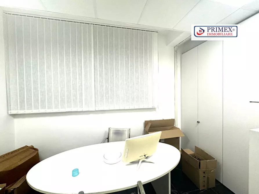 Immagine 36 di Ufficio in vendita  in via benedetto croce a Roma