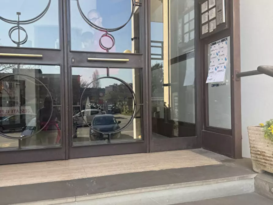 Immagine 40 di Ufficio in vendita  in via benedetto croce a Roma