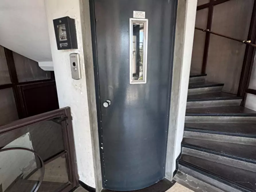 Immagine 41 di Ufficio in vendita  in via benedetto croce a Roma