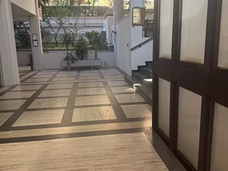 Immagine 42 di Ufficio in vendita  in via benedetto croce a Roma