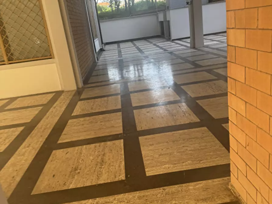 Immagine 45 di Ufficio in vendita  in via benedetto croce a Roma