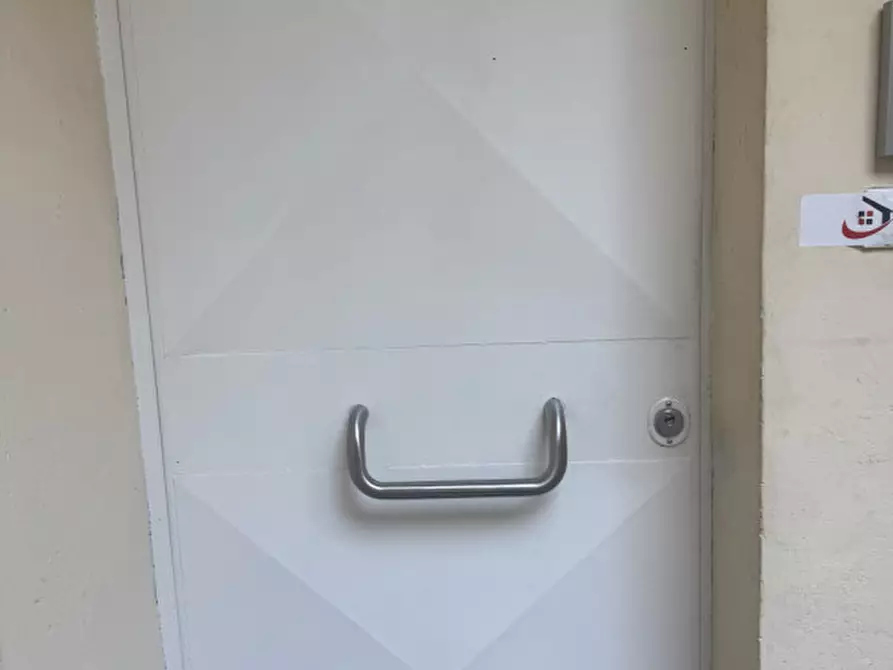 Immagine 47 di Ufficio in vendita  in via benedetto croce a Roma