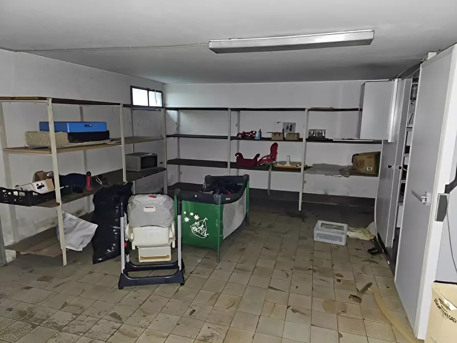 Immagine 9 di Attività commerciale in vendita  in via Della Chiesa, 42 a Prata Di Pordenone