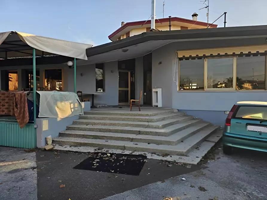 Immagine 23 di Attività commerciale in vendita  in via Della Chiesa, 42 a Prata Di Pordenone