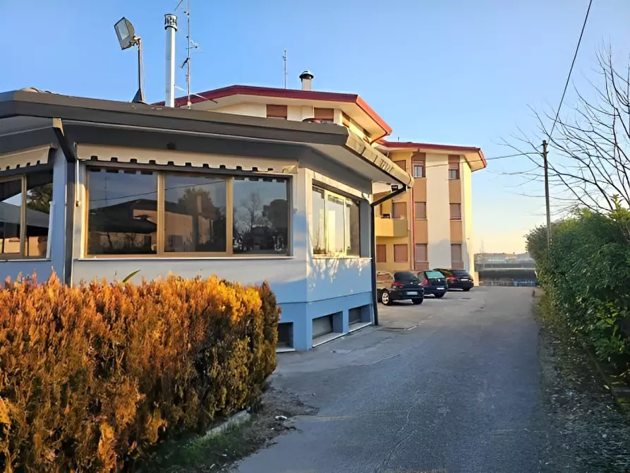 Immagine 24 di Attività commerciale in vendita  in via Della Chiesa, 42 a Prata Di Pordenone