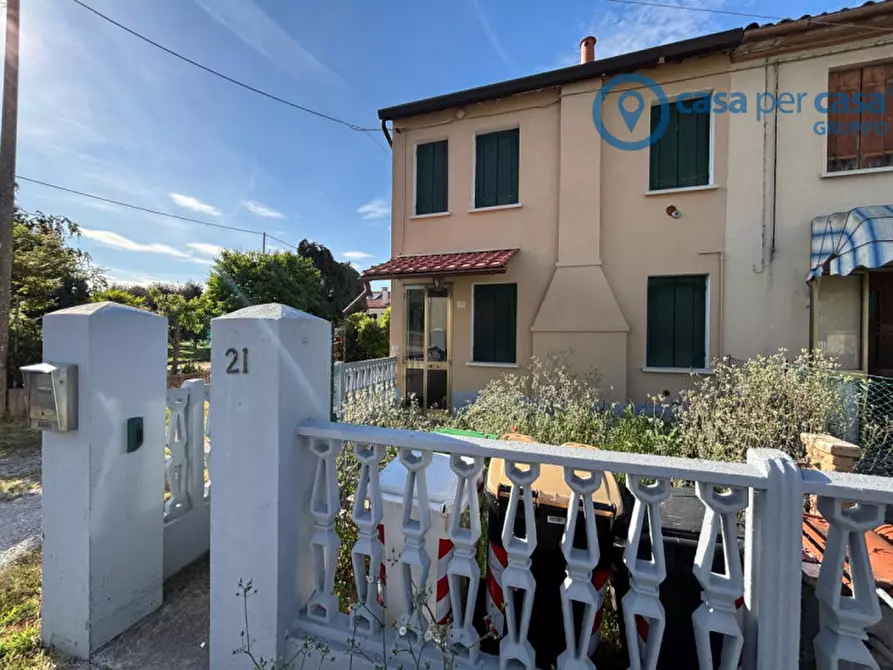 Immagine 1 di Villetta a schiera in vendita  a Rovigo
