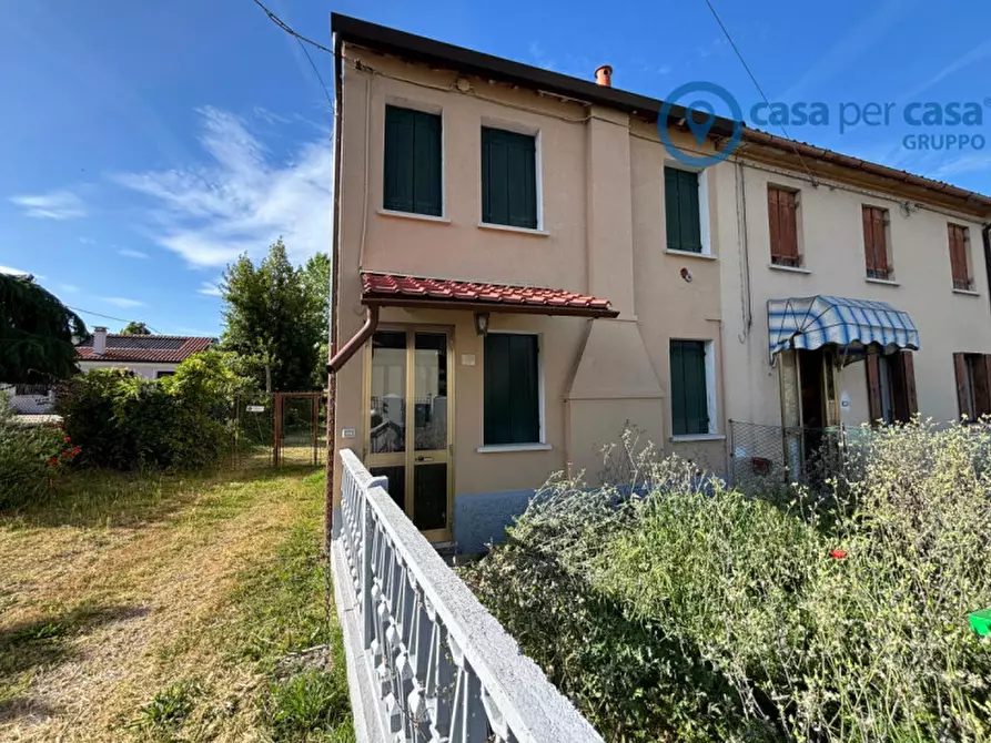 Immagine 2 di Villetta a schiera in vendita  a Rovigo