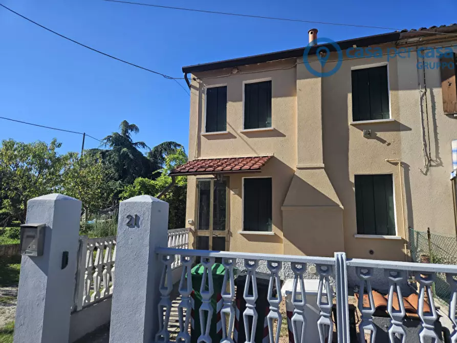 Immagine 2 di Villetta a schiera in affitto  a Rovigo