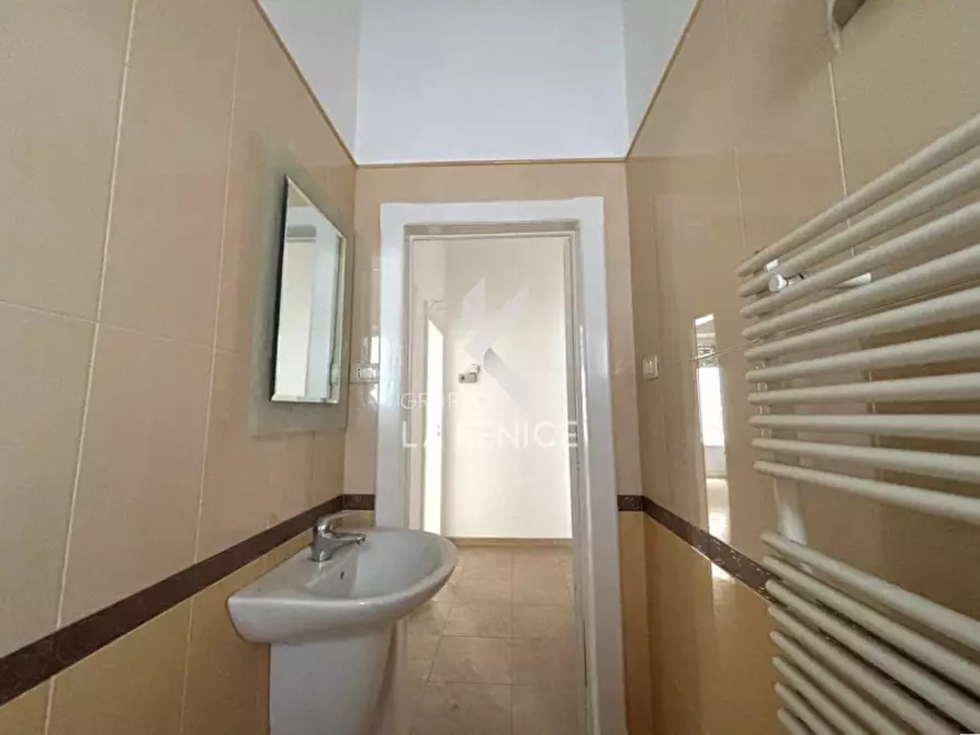 Immagine 21 di Appartamento in vendita  in corso dei mille a Martina Franca