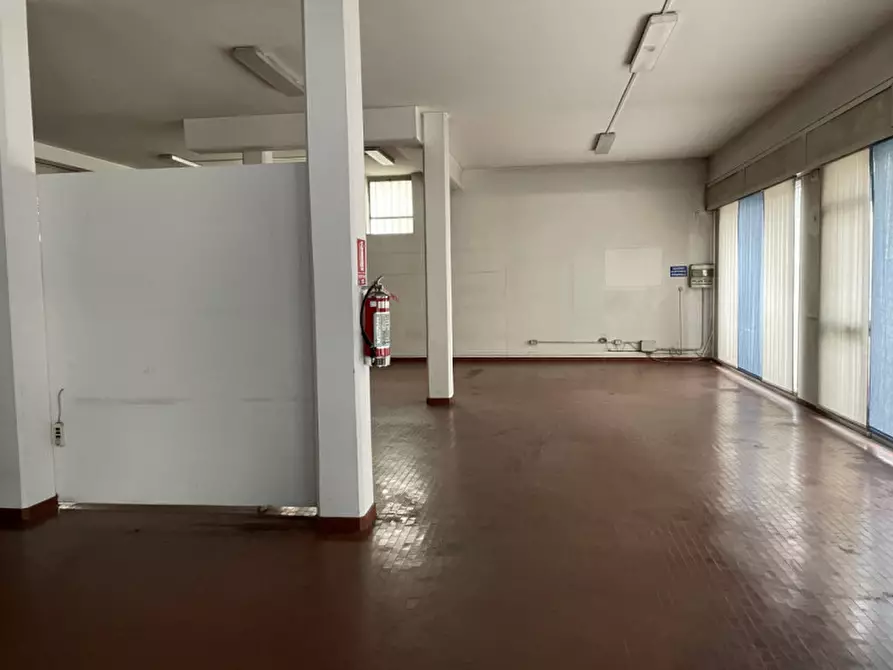 Immagine 15 di Ufficio in affitto  in via Rossini 6 a Vicenza