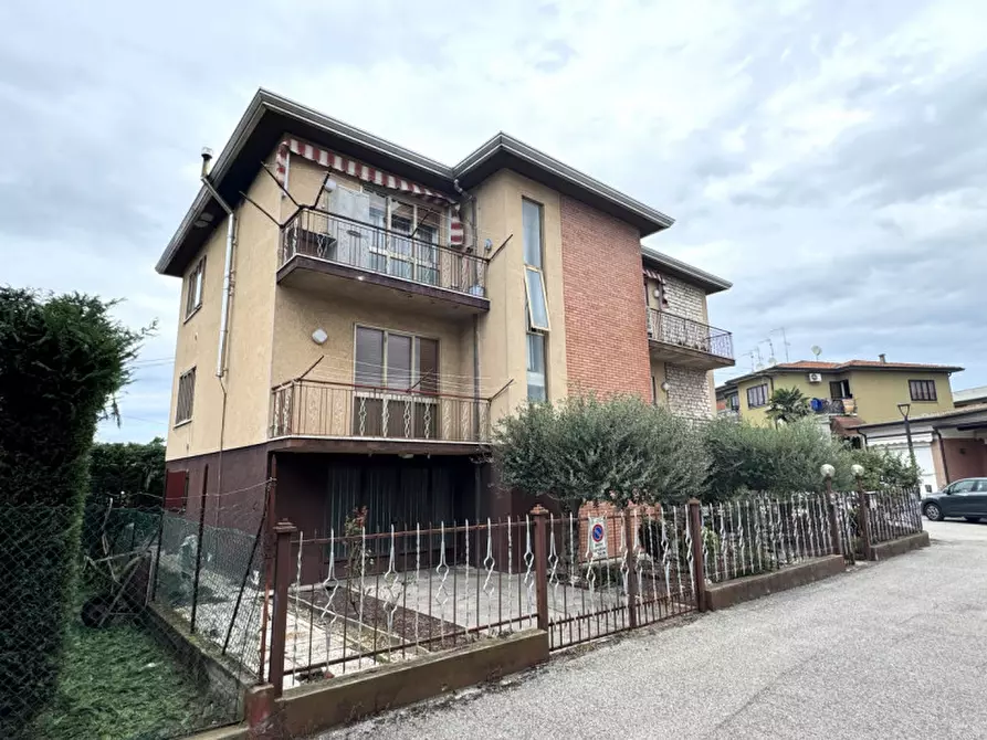 Immagine 1 di Villa in vendita  in Via Sant'Alberto, 19 a Badia Polesine