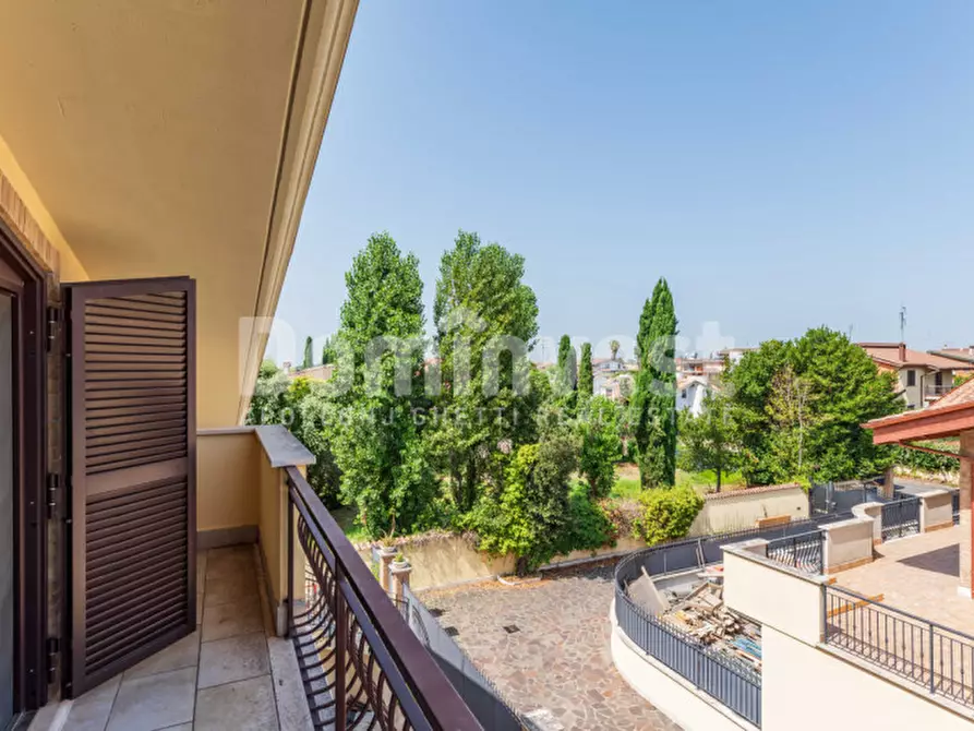 Immagine 33 di Villa in vendita  in Via Poggio Ameno a Guidonia Montecelio