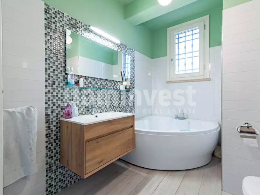 Immagine 54 di Villa in vendita  in Via Poggio Ameno a Guidonia Montecelio