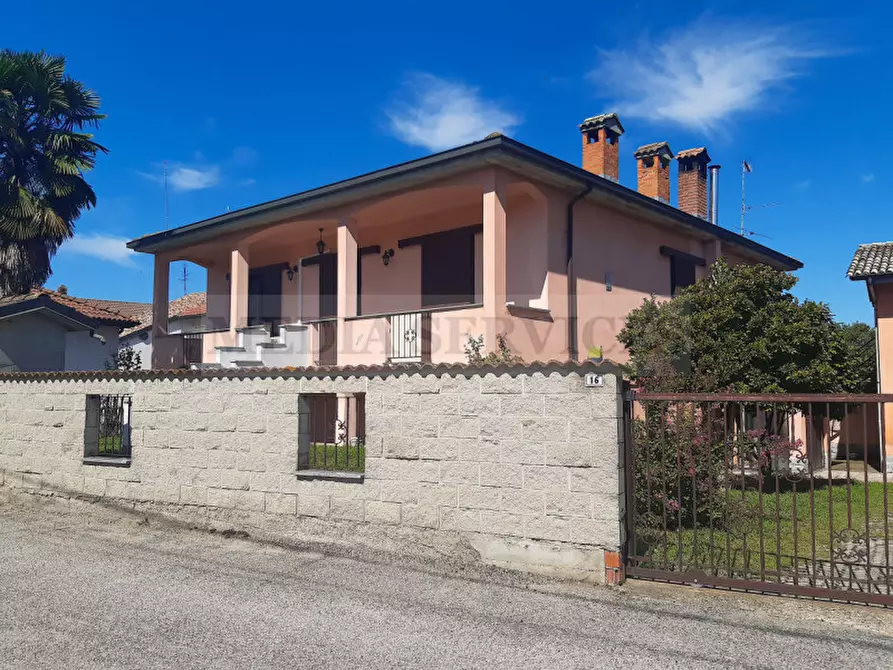 Immagine 21 di Villa in vendita  in via Cantone n° 18 a Garlasco