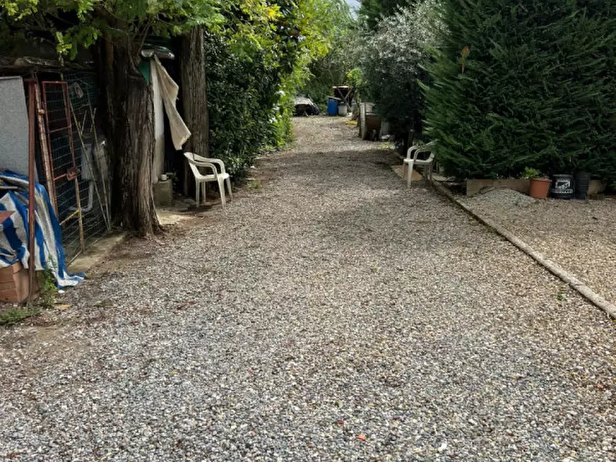 Immagine 13 di Terreno in vendita  a Prato