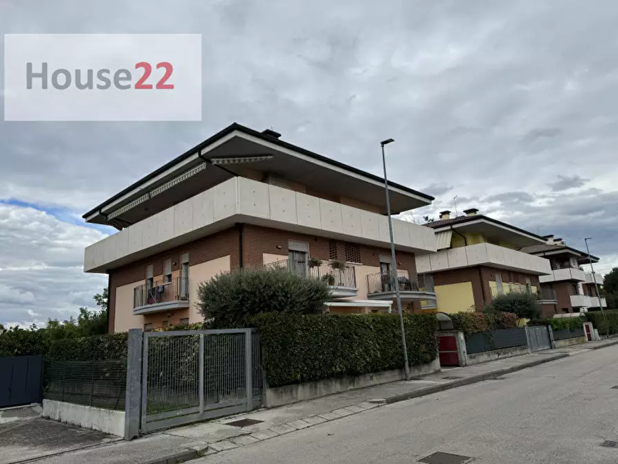 Immagine 1 di Appartamento in vendita  in via dei camaldolesi 32i a Vicenza