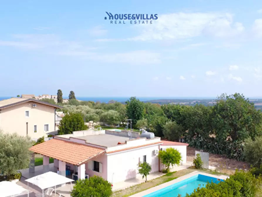 Immagine 2 di Villa in vendita  in Contrada Laufi a Noto