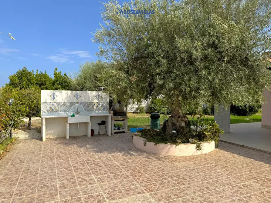 Immagine 11 di Villa in vendita  in Contrada Laufi a Noto