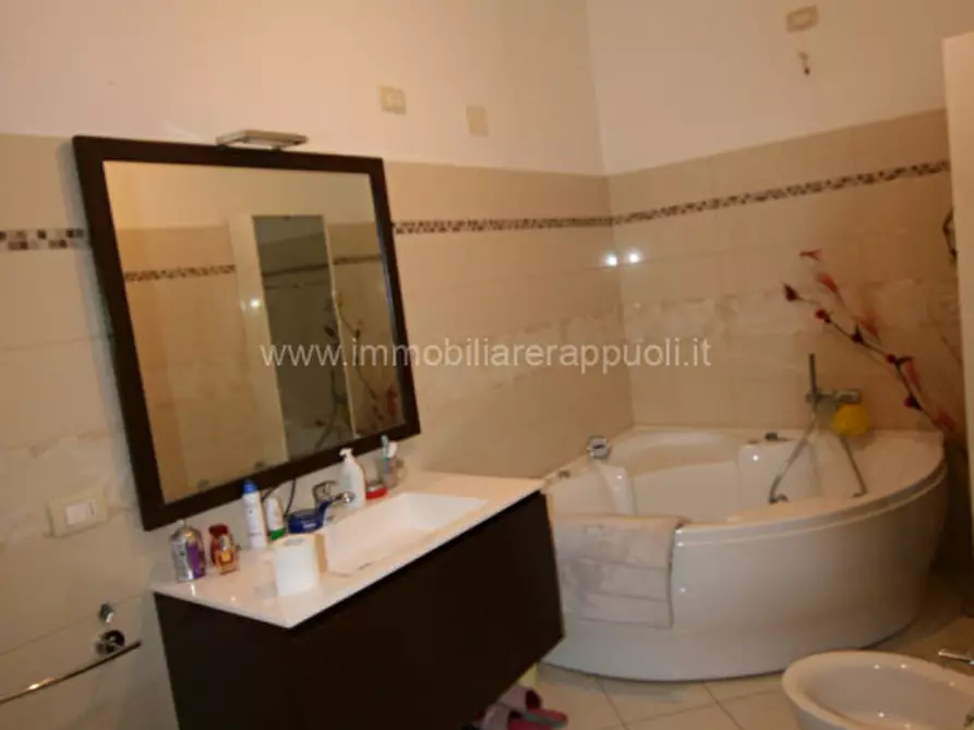 Immagine 9 di Villetta a schiera in vendita  a Torrita Di Siena