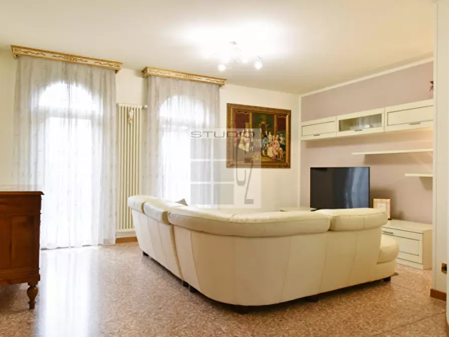 Immagine 1 di Casa bifamiliare in vendita  in via Venier a Loreggia