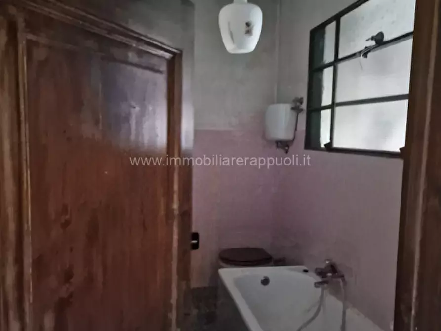 Immagine 11 di Casa indipendente in vendita  a Cortona