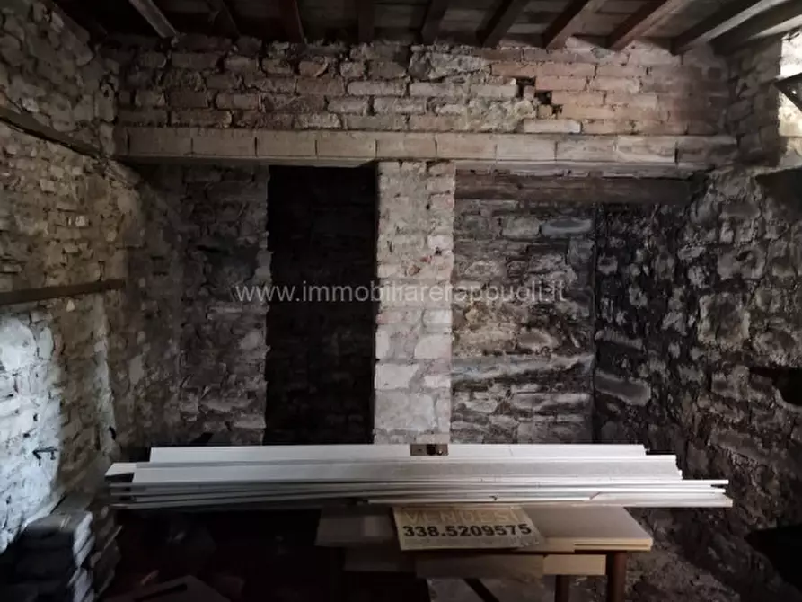 Immagine 15 di Casa indipendente in vendita  a Cortona