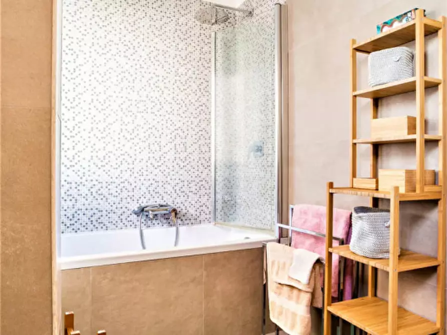 Immagine 13 di Appartamento in affitto  in via Cremuzio Cordo a Roma