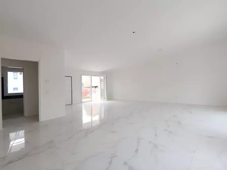 Immagine 3 di Villa in vendita  in Via Belvedere a Arcore