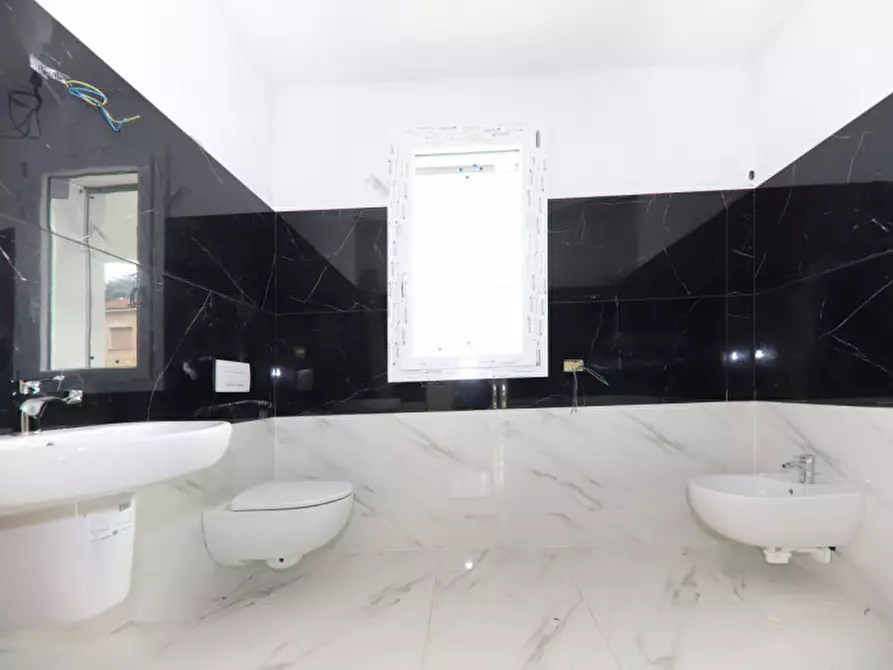 Immagine 4 di Villa in vendita  in Via Belvedere a Arcore