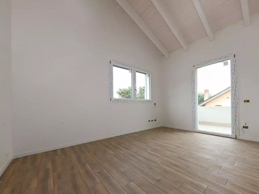 Immagine 10 di Villa in vendita  in Via Belvedere a Arcore