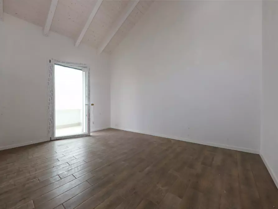 Immagine 13 di Villa in vendita  in Via Belvedere a Arcore