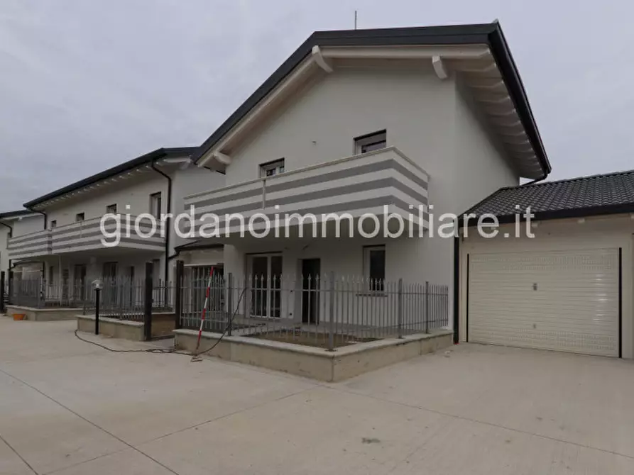 Immagine 13 di Villa in vendita  in Via Belvedere a Arcore