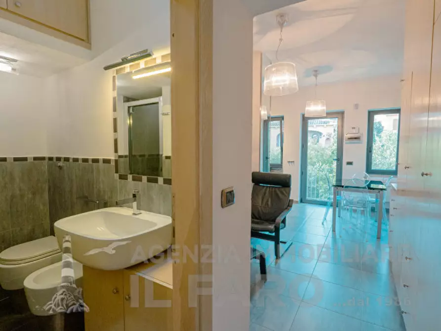 Immagine 8 di Appartamento in vendita  in via fratelli bandiera 7 a La Maddalena