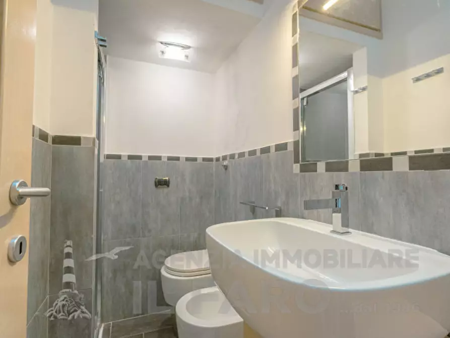 Immagine 9 di Appartamento in vendita  in via fratelli bandiera 7 a La Maddalena