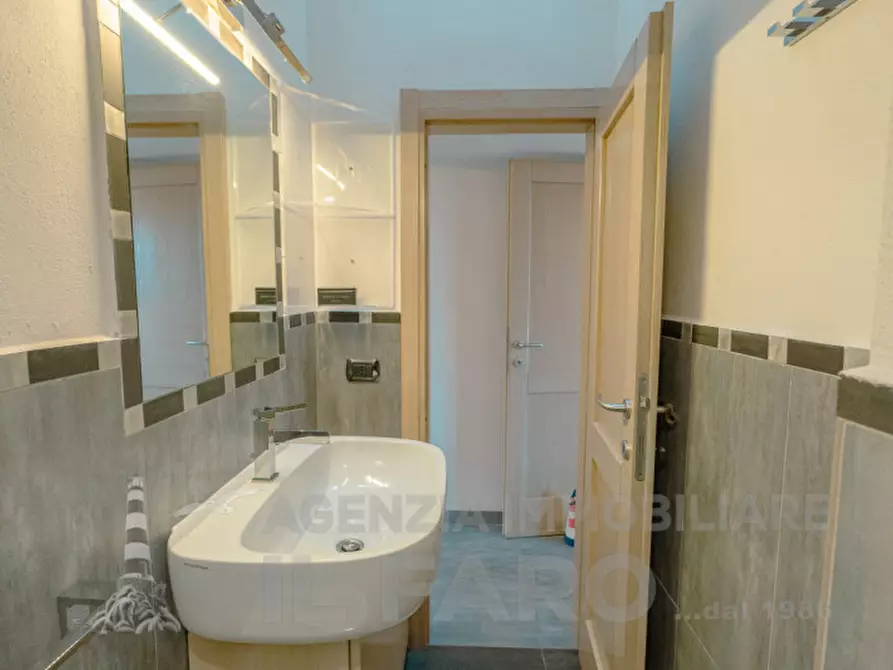 Immagine 10 di Appartamento in vendita  in via fratelli bandiera 7 a La Maddalena