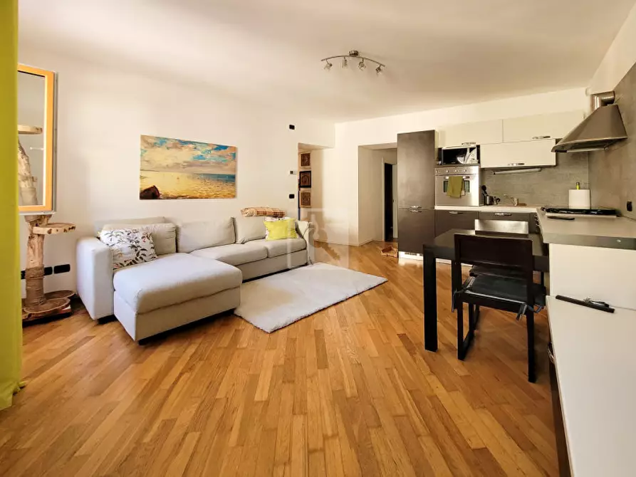 Immagine 2 di Appartamento in vendita  in Via Nazionale a Vallelaghi