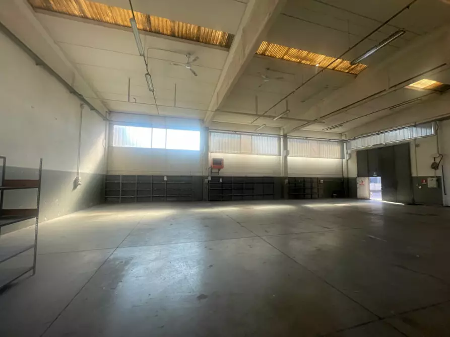 Immagine 2 di Capannone industriale in affitto  a Castellarano