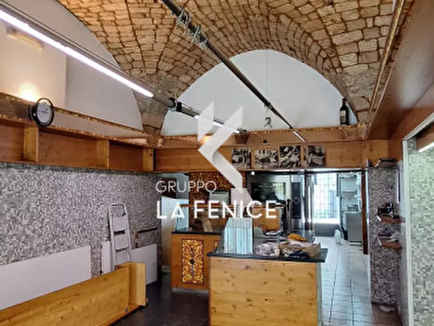 Immagine 22 di Negozio in vendita  in via Alberobello a Locorotondo