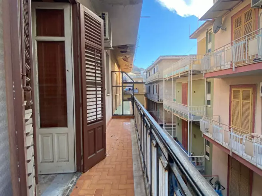 Immagine 2 di Palazzo in vendita  in Via Pietro Mascagni a Villabate