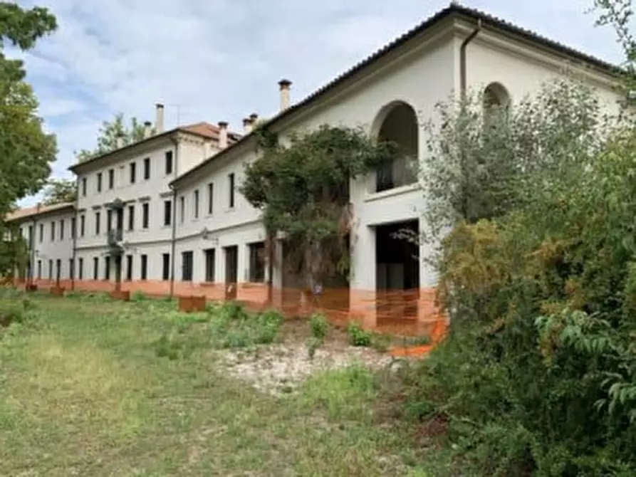 Immagine 1 di Villa in vendita  in Via Vittorio Emanuele, 42 a Meduna Di Livenza