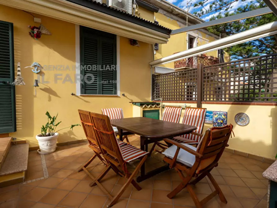 Immagine 22 di Casa trifamiliare in vendita  in Via Principe Amedeo 35 a La Maddalena