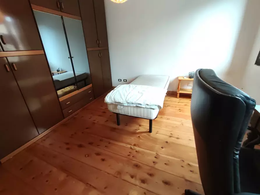 Immagine 8 di Camera in affitto  in Via Tito Poggi a Padova