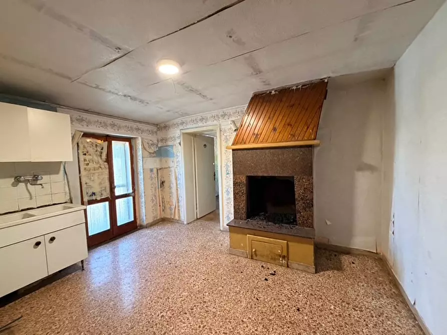 Immagine 16 di Rustico / casale in vendita  a Trecastelli